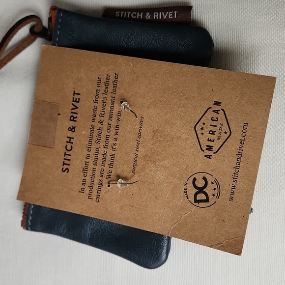 Stitch & Rivet Earring & Coin Purse Set - Picture 5 of 6